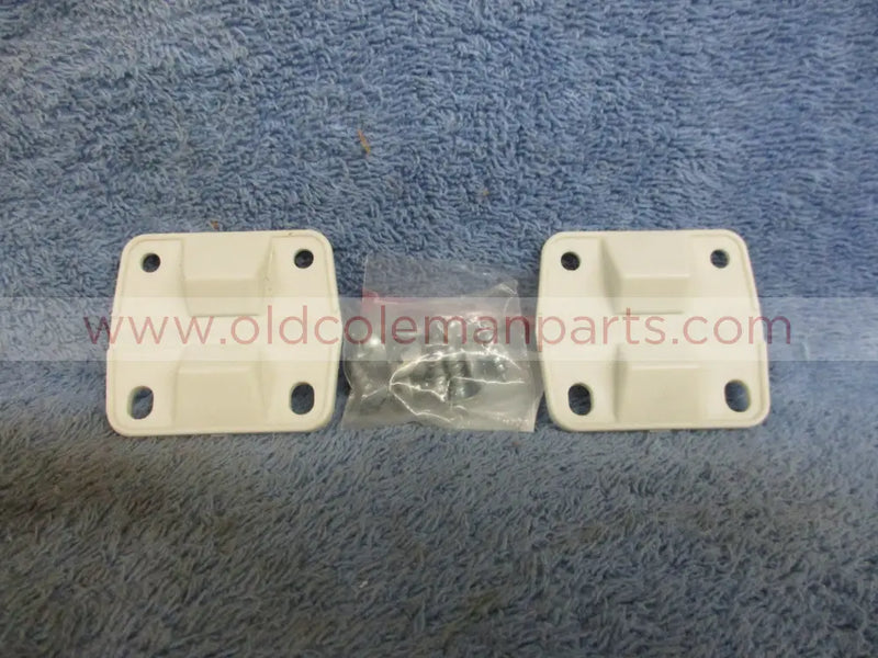 Hinge Set Almond