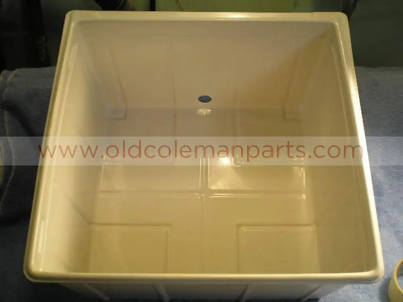 Ice tub